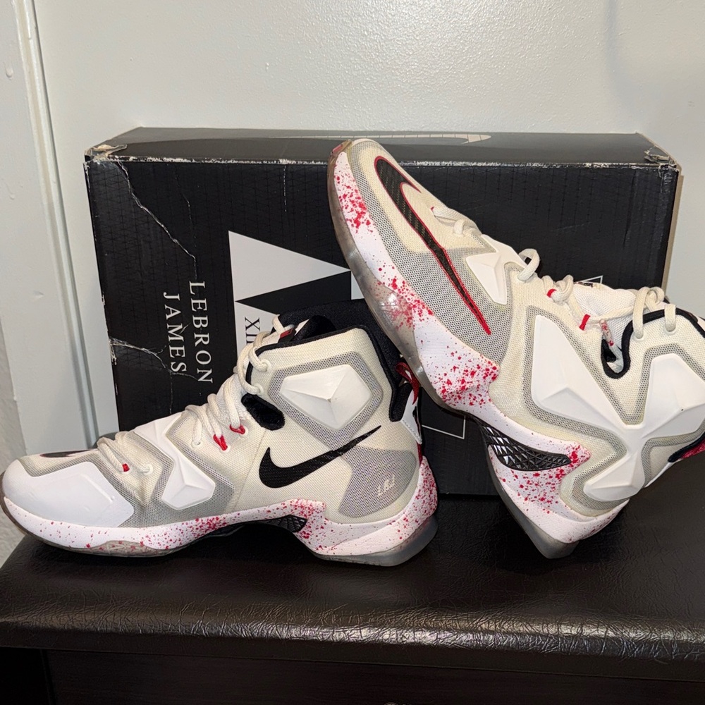 Nike LeBron XIII White and Red Sneakers - Picture 8 of 9
